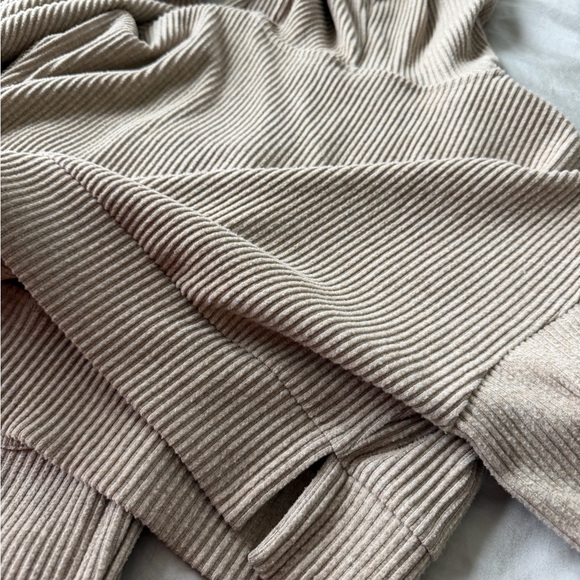 ALO Muse Set - Picture 12 of 16